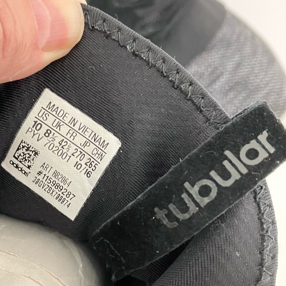 Adidas Mens size 10 Tubular - Picture 7 of 13